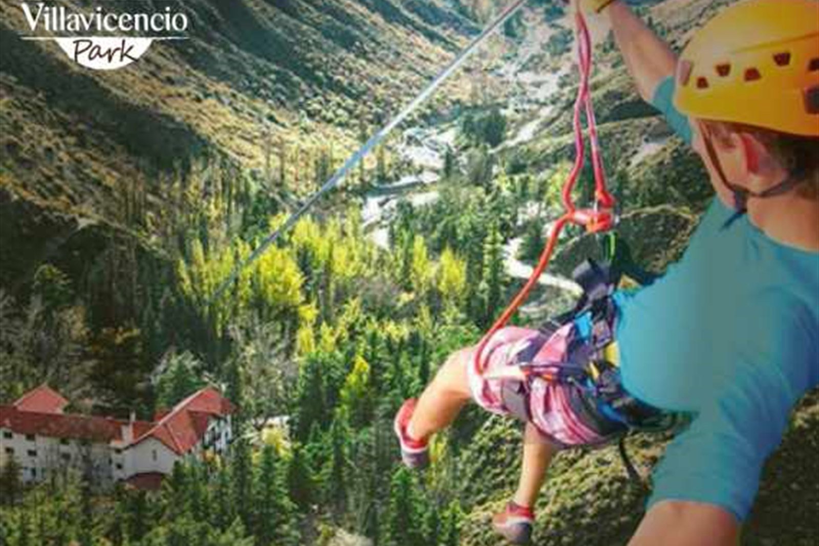Tirolesa sobre el valle de Villavicencio